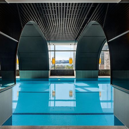 InterContinental Kaohsiung, an IHG Hotel Exterior foto The pool at the hotel