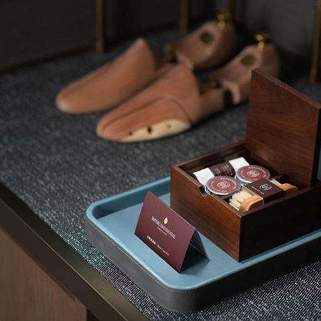 InterContinental Kaohsiung, an IHG Hotel Exterior foto Shoe shine kit