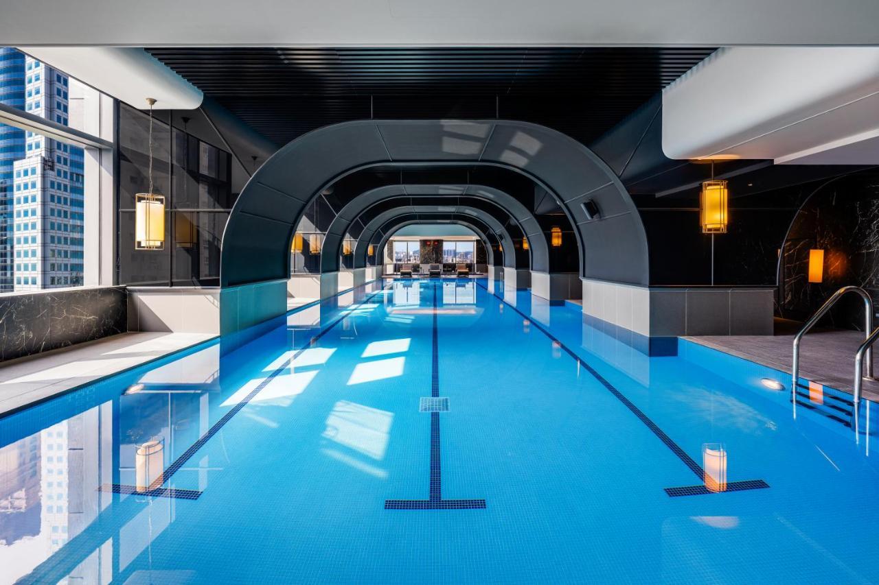 InterContinental Kaohsiung, an IHG Hotel Exterior foto The pool at the Mandarin Oriental, Munich
