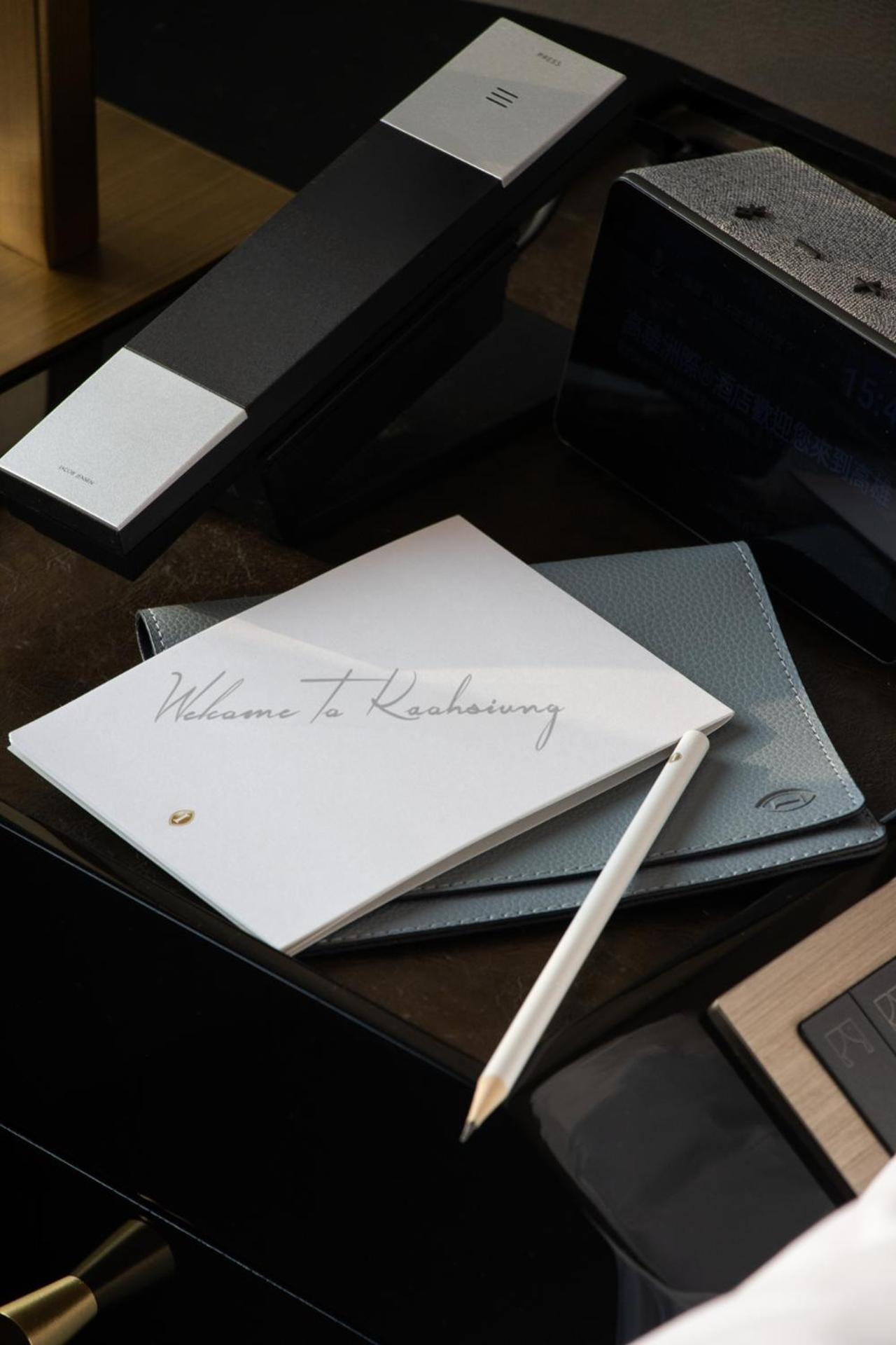 InterContinental Kaohsiung, an IHG Hotel Exterior foto Apple Pencil and the Apple Folio