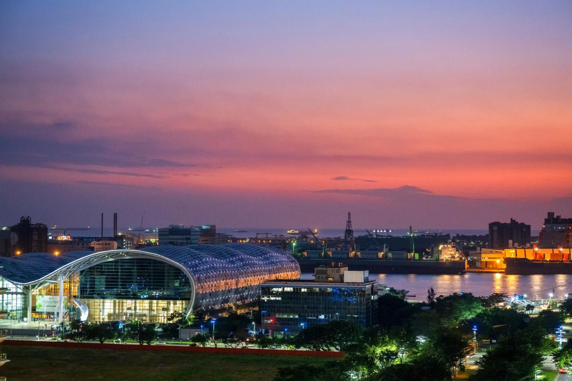 InterContinental Kaohsiung, an IHG Hotel Exterior foto View of the city