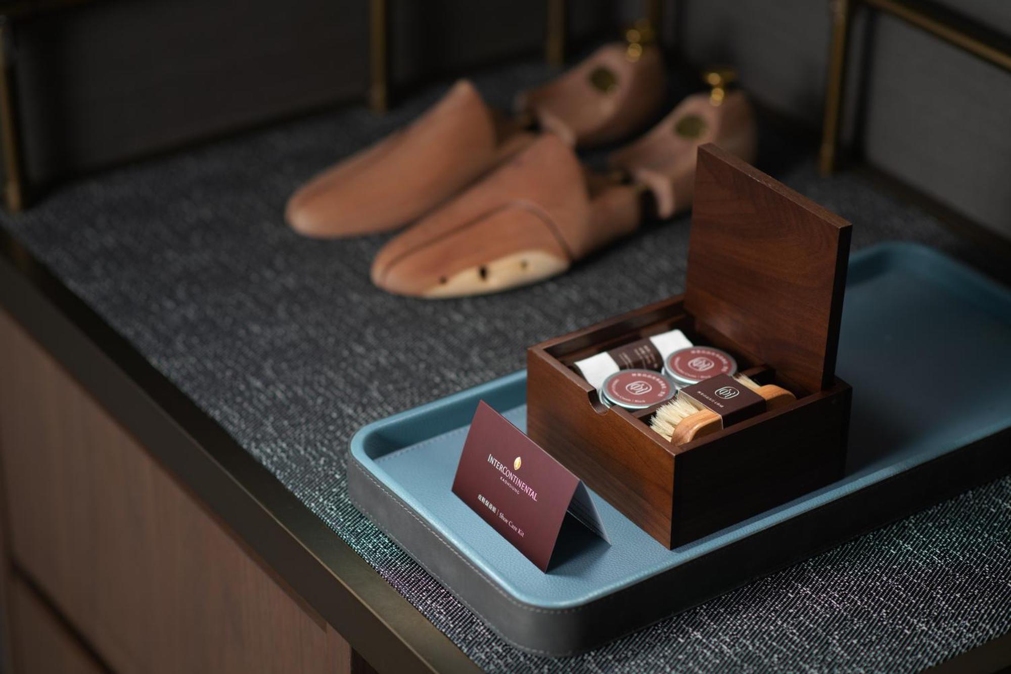 InterContinental Kaohsiung, an IHG Hotel Exterior foto Shoe shine kit